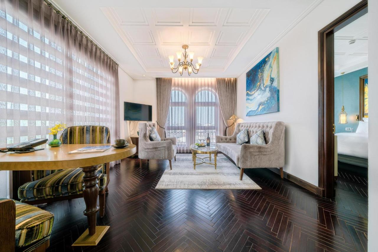 橄榄石豪华精品大酒店 河内 外观 照片 A suite at the hotel