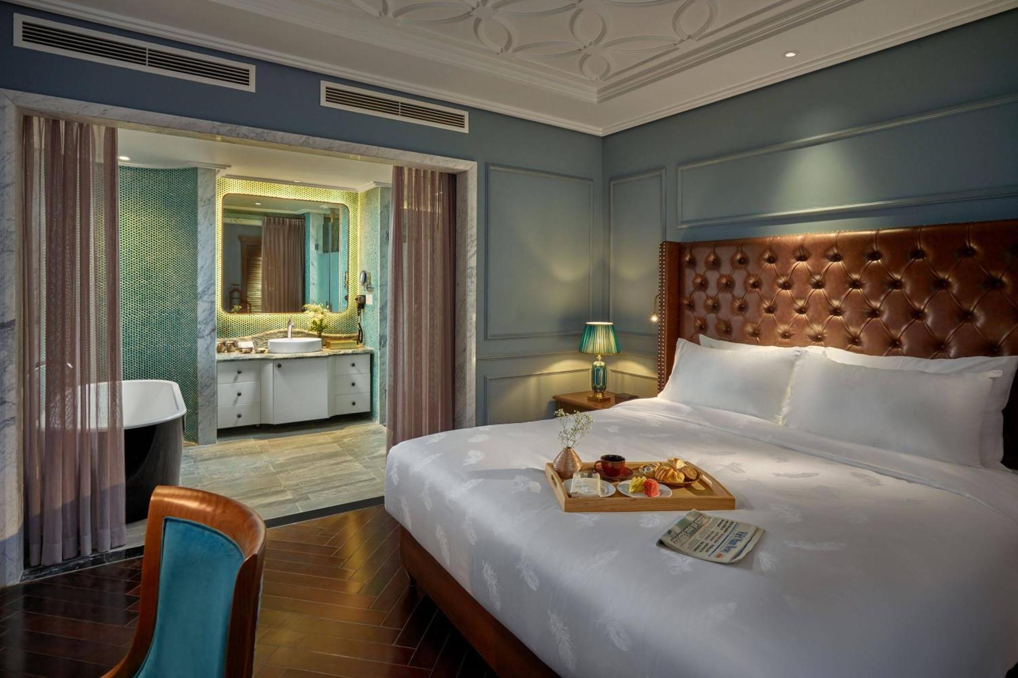 橄榄石豪华精品大酒店 河内 外观 照片 A suite at the hotel